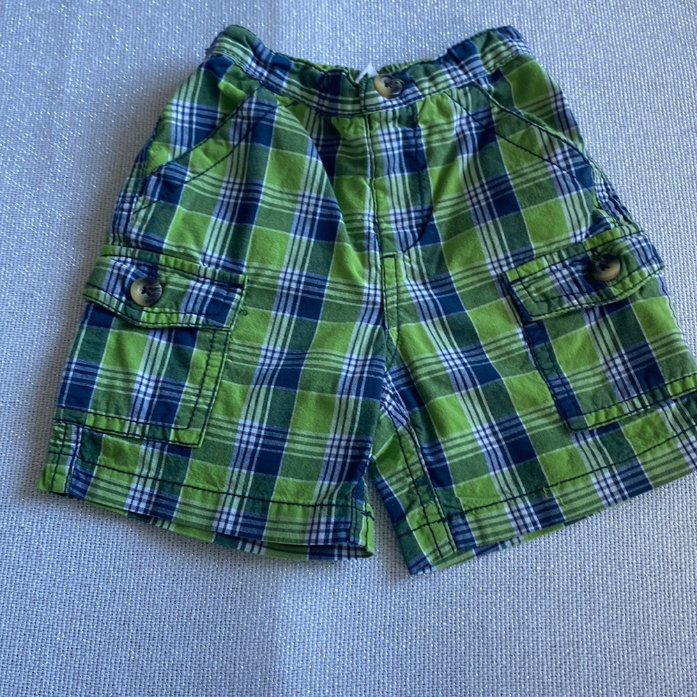 Baby 8 green blue white plaid shorts 6 to 12 months w/ lots of pockets